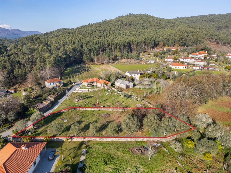 Terreno para Venda em Friastelas Foto 4