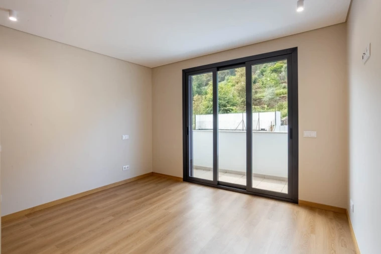 Apartamento T1 para Arrendamento em Braga (São José de São Lázaro e São João do Souto) Foto 3