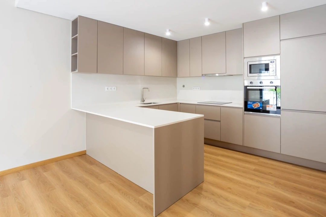 Apartamento T2 para Arrendamento em Braga (São José de São Lázaro e São João do Souto) Foto 2