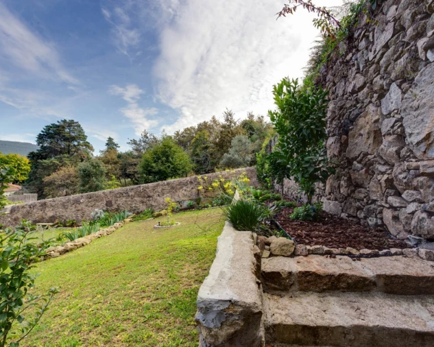 Apartamento T2 para Arrendamento em Braga (São José de São Lázaro e São João do Souto) Foto 18