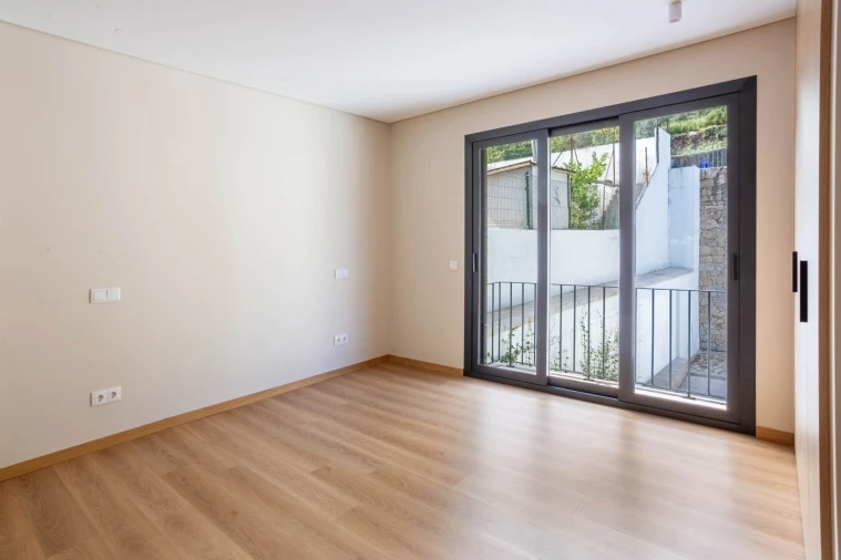 Apartamento T2 para Arrendamento em Braga (São José de São Lázaro e São João do Souto) Foto 7