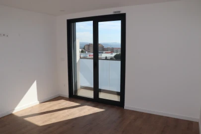 Apartamento T2 para Venda em Cristelos, Boim e Ordem