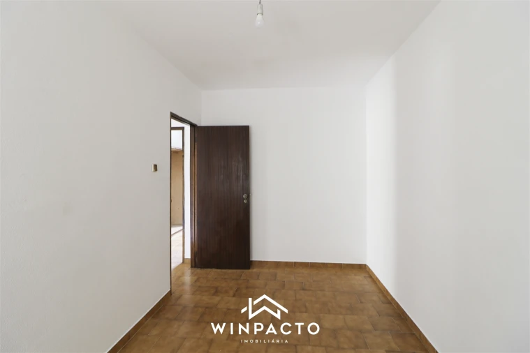 Moradia T2 para Venda em Cabanas de Viriato Foto 8