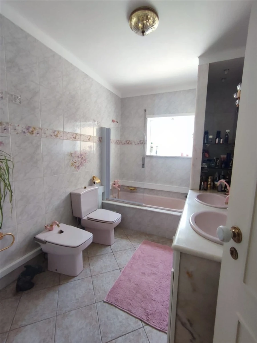 Apartamento T5 para Venda em Buarcos Foto 10