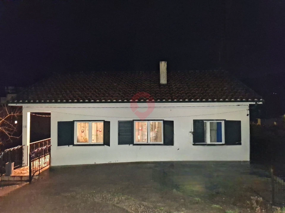 Moradia T3 para Venda em Cristoval Foto 4