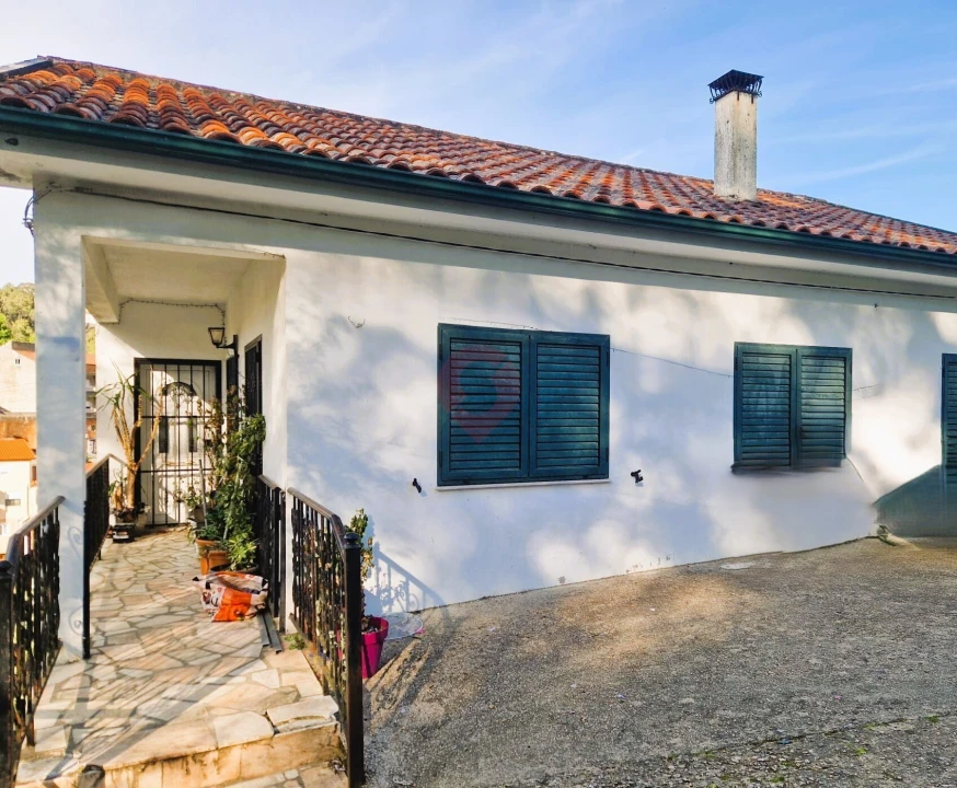 Moradia T3 para Venda em Cristoval Foto 1