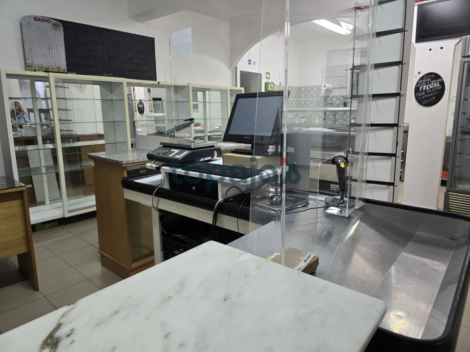 Loja para Arrendamento em Santa Catarina da Serra e Chainça Foto 3