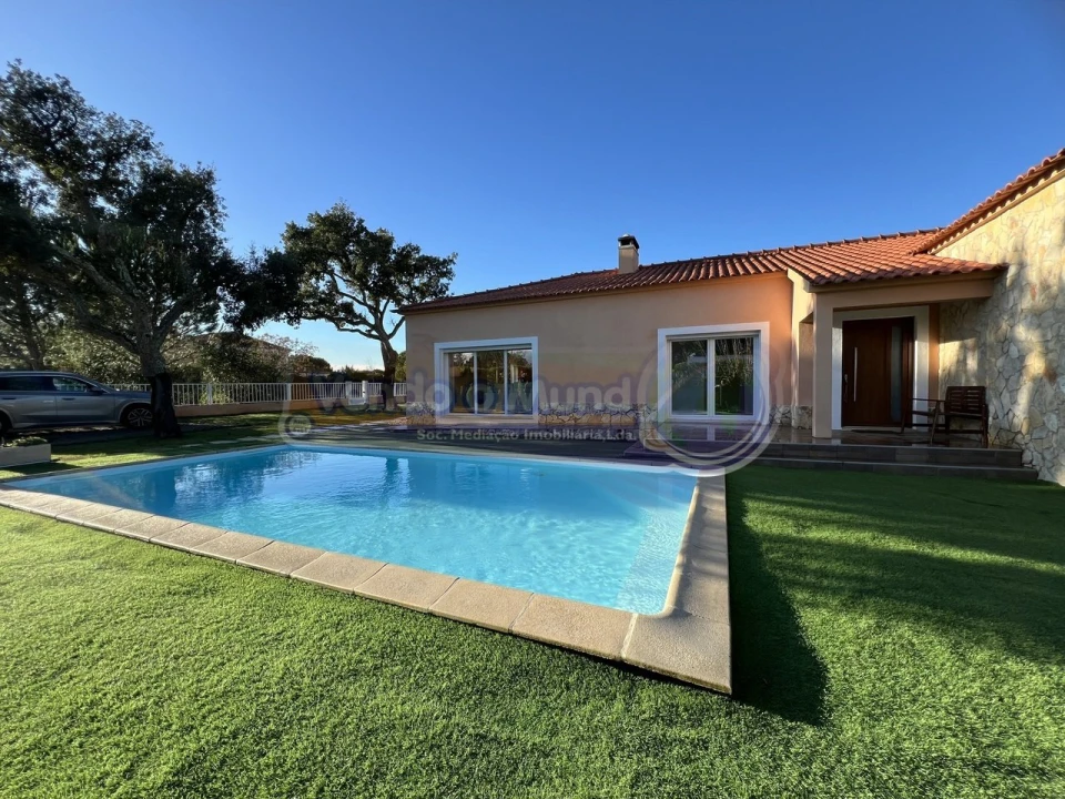 Moradia T4 para Venda em Santo Estêvão Foto 8