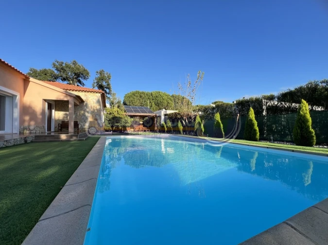 Moradia T4 para Venda em Santo Estêvão Foto 6