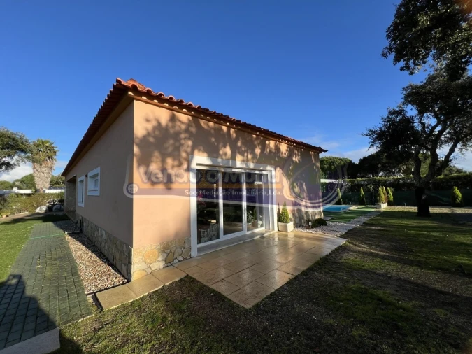 Moradia T4 para Venda em Santo Estêvão Foto 4