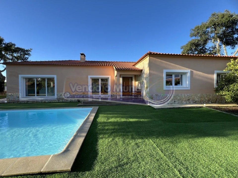 Moradia T4 para Venda em Santo Estêvão Foto 9