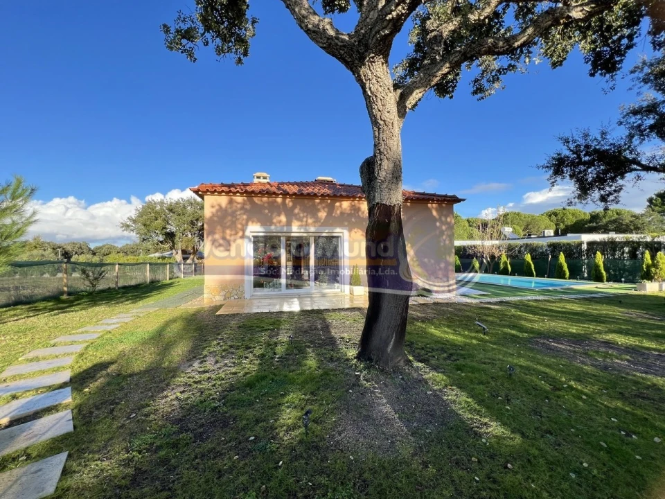 Moradia T4 para Venda em Santo Estêvão Foto 2