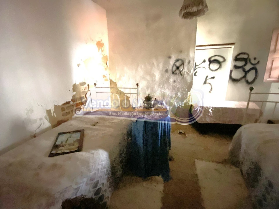 Moradia T5 para Venda em Mora Foto 16