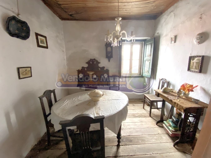 Moradia T5 para Venda em Mora Foto 8