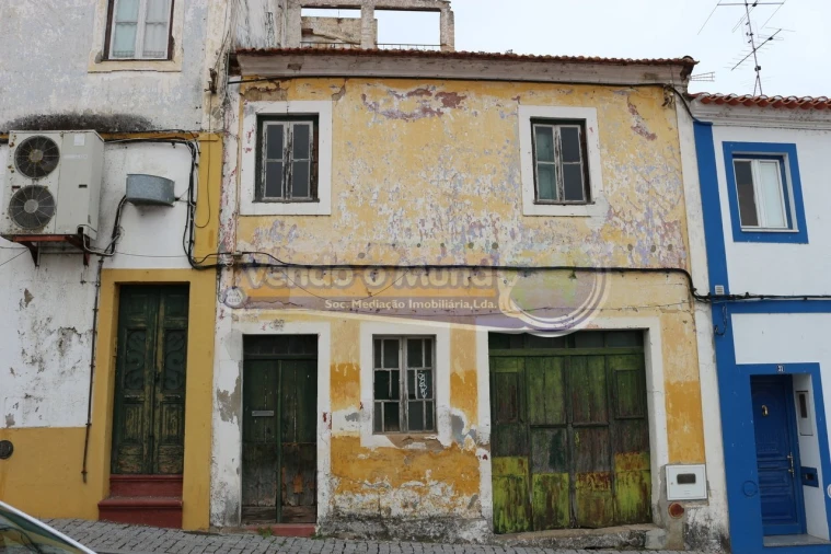 Moradia T5 para Venda em Mora Foto 2