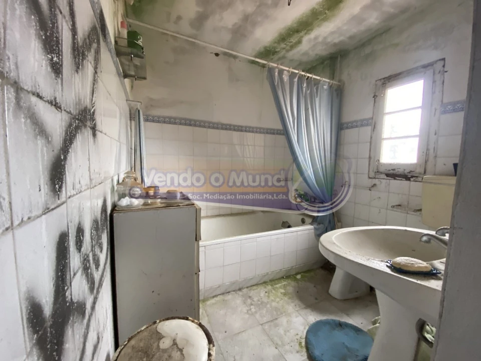 Moradia T5 para Venda em Mora Foto 20