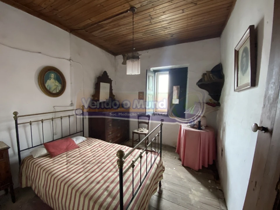 Moradia T5 para Venda em Mora Foto 12