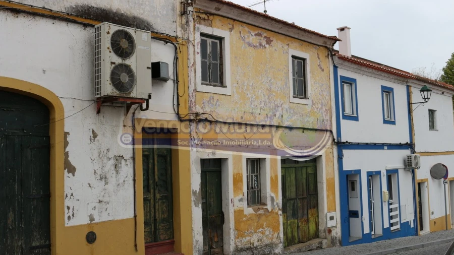 Moradia T5 para Venda em Mora