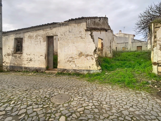 Moradia T0 para Venda em Corval Foto 1