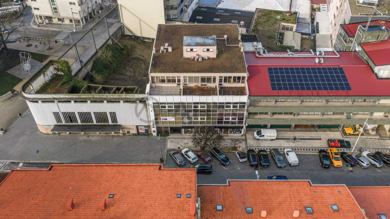 Loja para Venda em Santo Tirso, Couto (Santa Cristina e São Miguel) e Burgães Foto 17