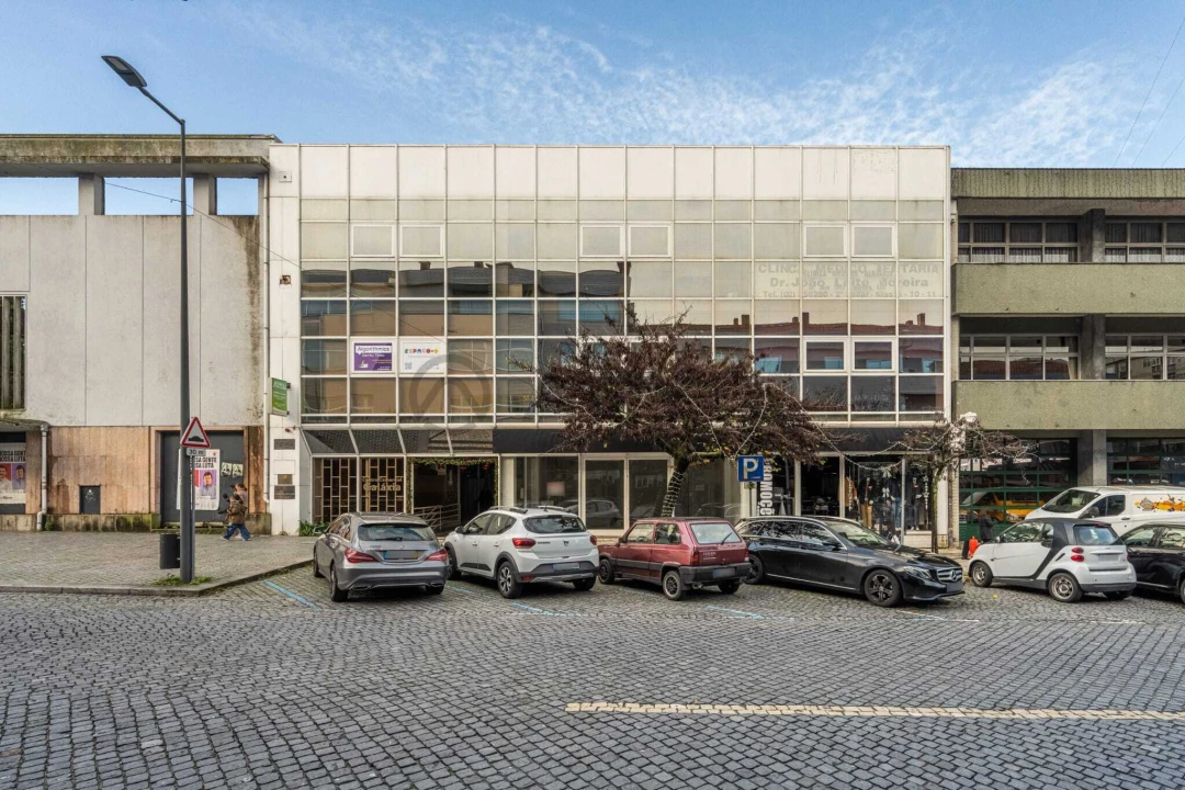 Loja para Venda em Santo Tirso, Couto (Santa Cristina e São Miguel) e Burgães Foto 1