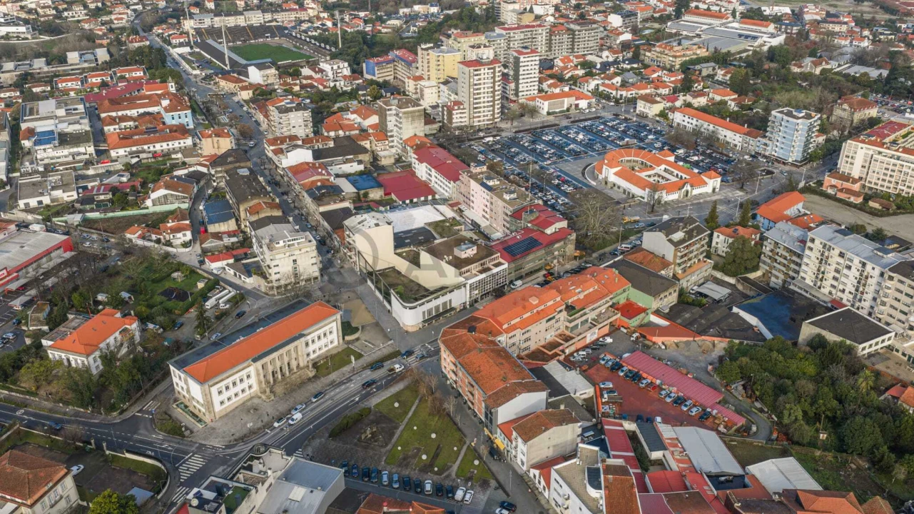 Loja para Venda em Santo Tirso, Couto (Santa Cristina e São Miguel) e Burgães Foto 19