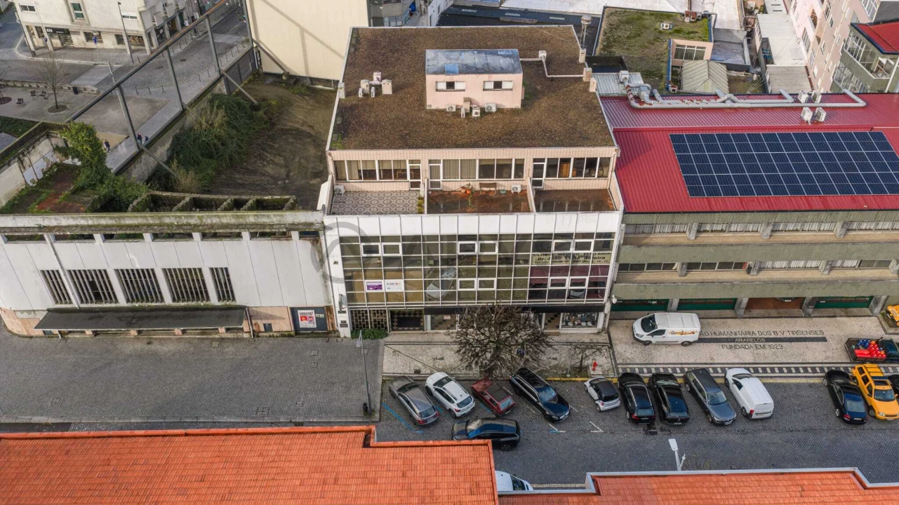 Loja para Venda em Santo Tirso, Couto (Santa Cristina e São Miguel) e Burgães Foto 16