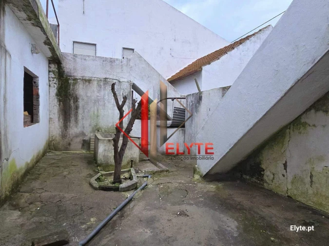 Moradia T4 para Venda em Benfica do Ribatejo Foto 1