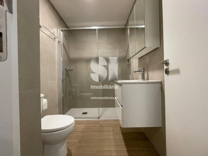 Apartamento T2 para Arrendamento em Santo Antonio dos Olivais Foto 5