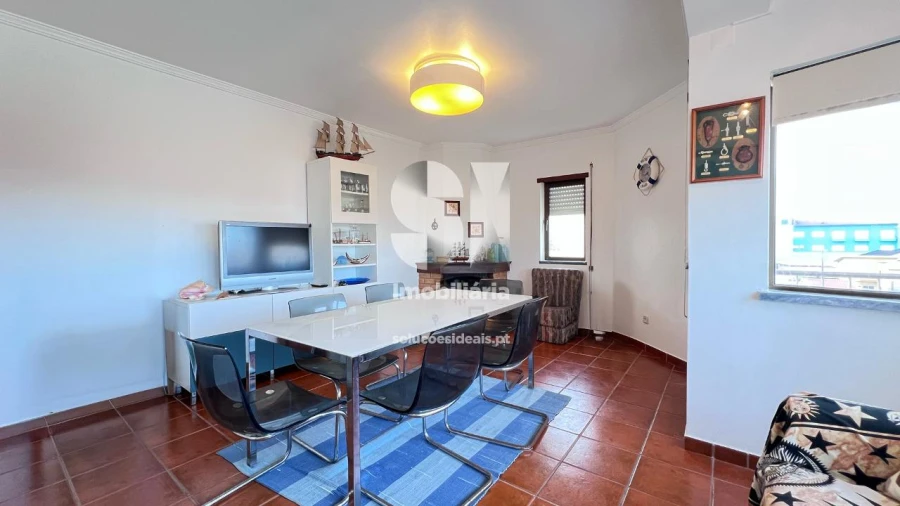 Apartamento T2 para Venda em Vieira de Leiria Foto 2