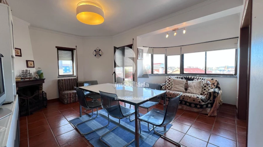 Apartamento T2 para Venda em Vieira de Leiria Foto 3