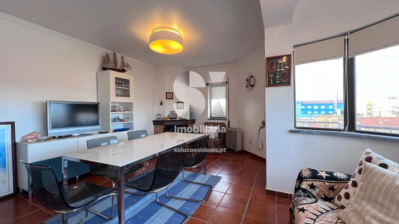 Apartamento T2 para Venda em Vieira de Leiria Foto 6