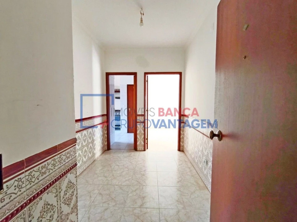 Apartamento T2 para Venda em Algueirão-Mem Martins Foto 2