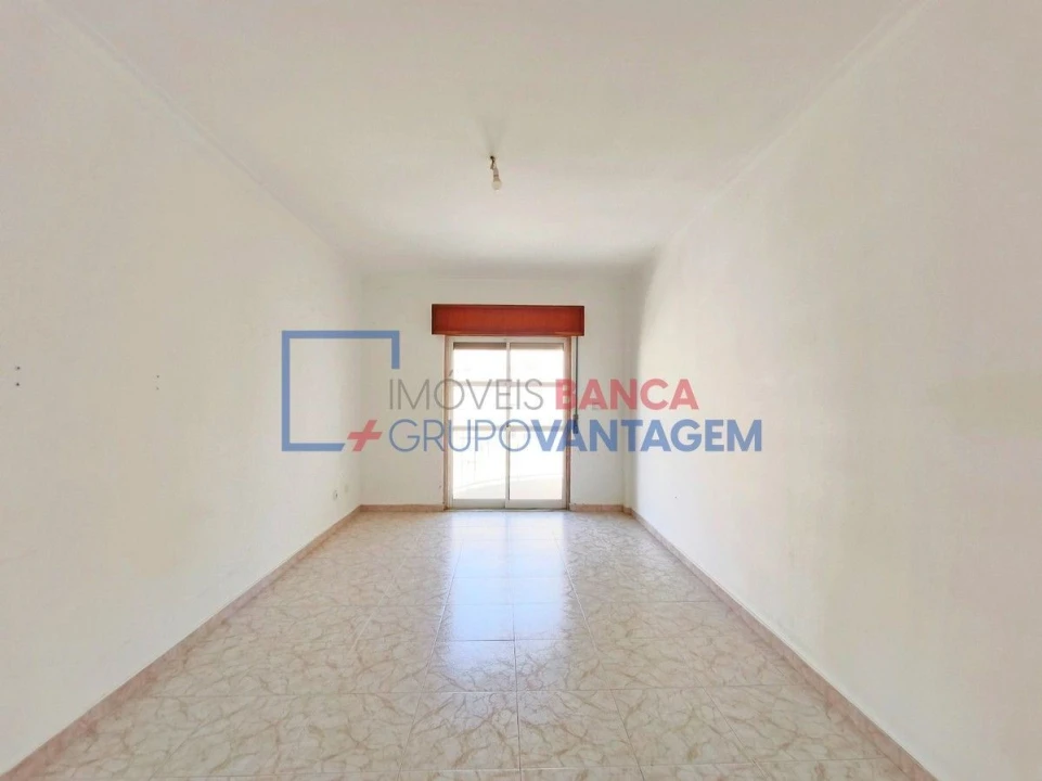 Apartamento T2 para Venda em Algueirão-Mem Martins Foto 11