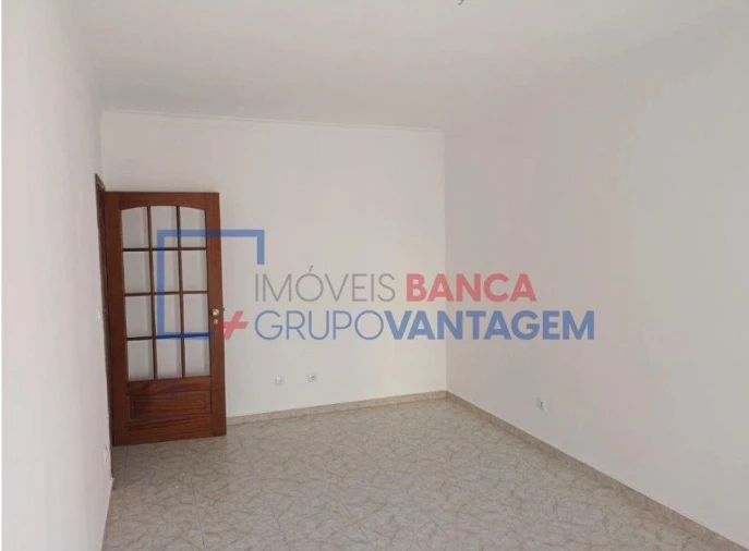 Apartamento T2 para Venda em Algueirão-Mem Martins Foto 5