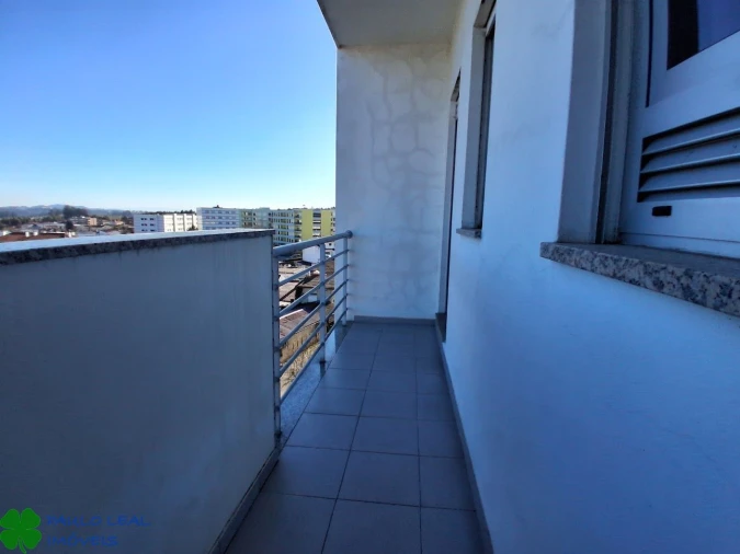 Apartamento T2 para Venda em Castêlo da Maia Foto 12