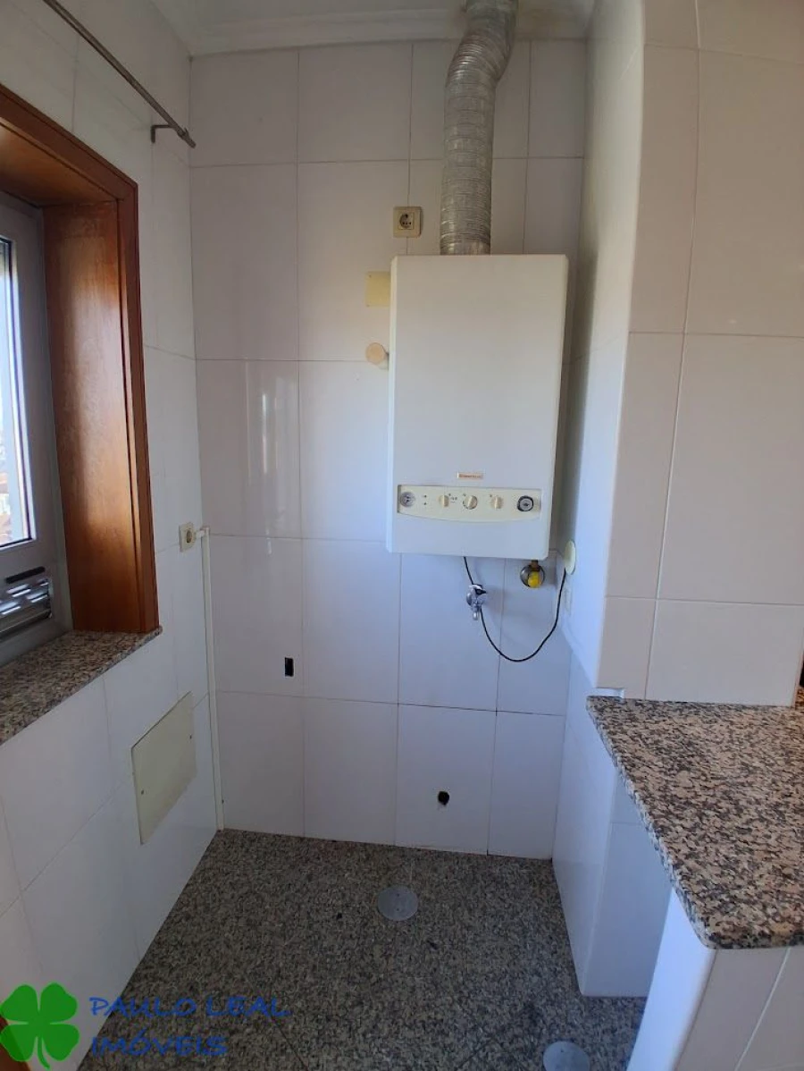 Apartamento T2 para Venda em Castêlo da Maia Foto 14