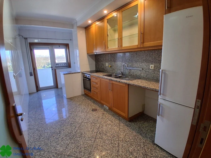 Apartamento T2 para Venda em Castêlo da Maia Foto 2