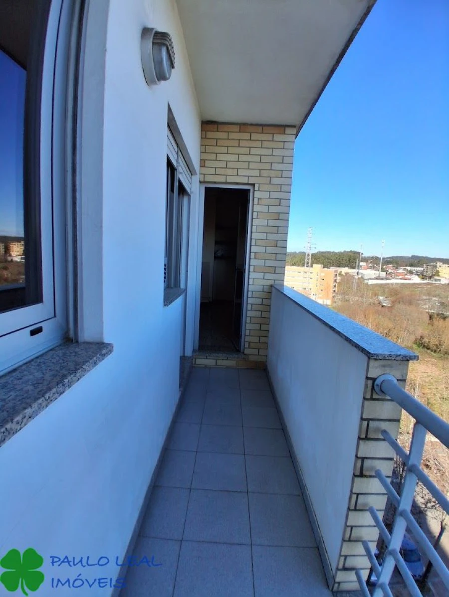 Apartamento T2 para Venda em Castêlo da Maia Foto 13