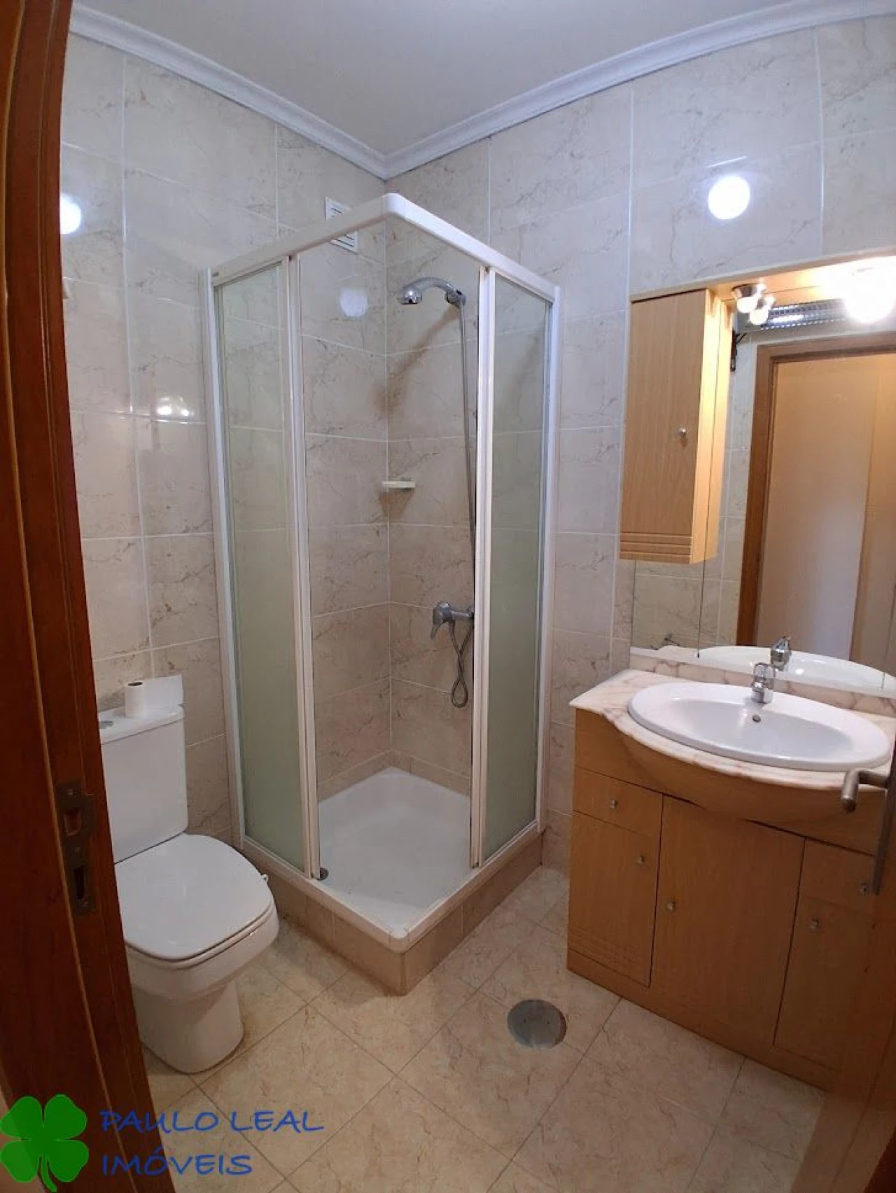 Apartamento T2 para Venda em Castêlo da Maia Foto 9