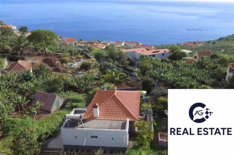 Moradia T4 para Venda em Arco da Calheta Foto 4