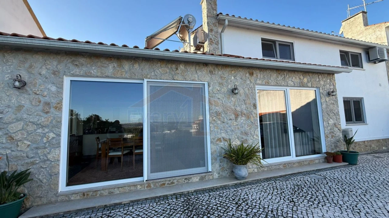 Moradia T2 para Venda em Olho Marinho Foto 2