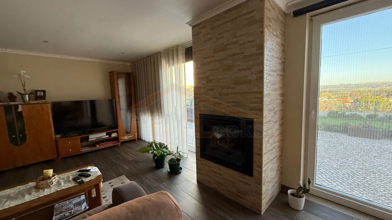 Moradia T2 para Venda em Olho Marinho Foto 7