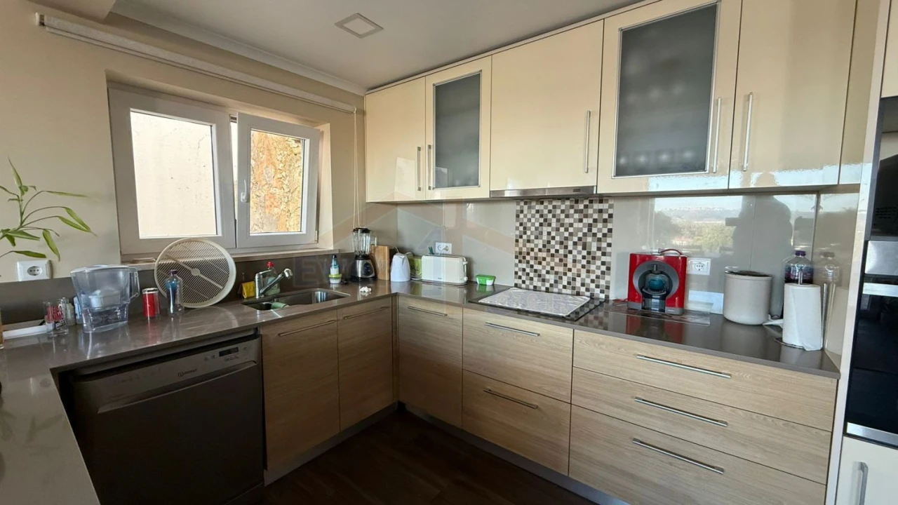 Moradia T2 para Venda em Olho Marinho Foto 5