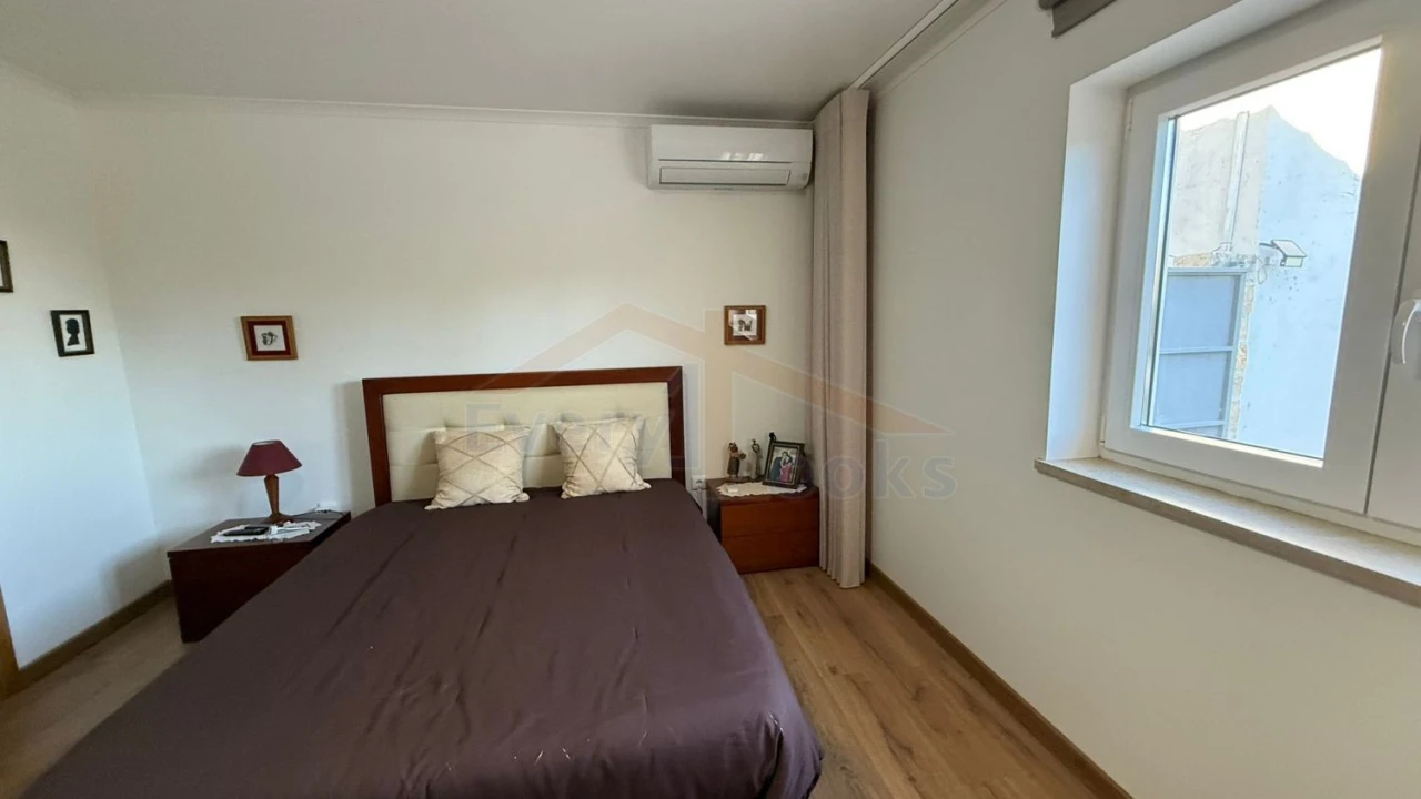 Moradia T2 para Venda em Olho Marinho Foto 8