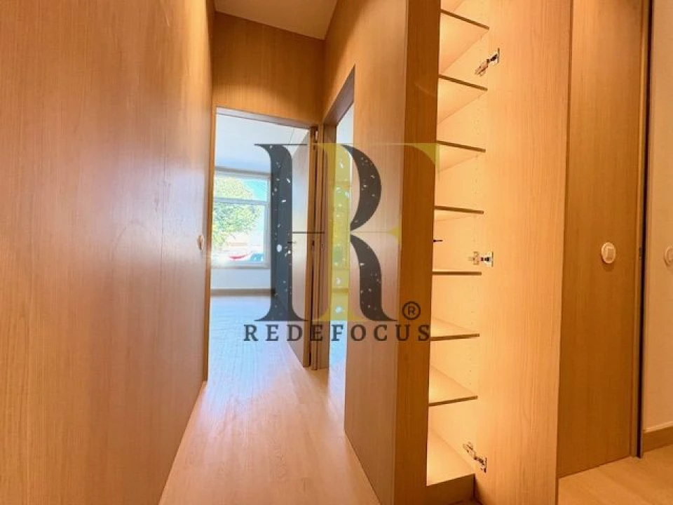 Apartamento T2 para Venda em Fânzeres e São Pedro da Cova Foto 14