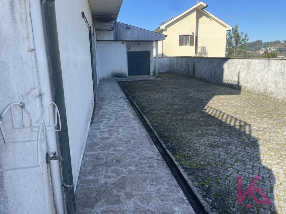 Moradia T4 para Venda em Jazente Foto 3