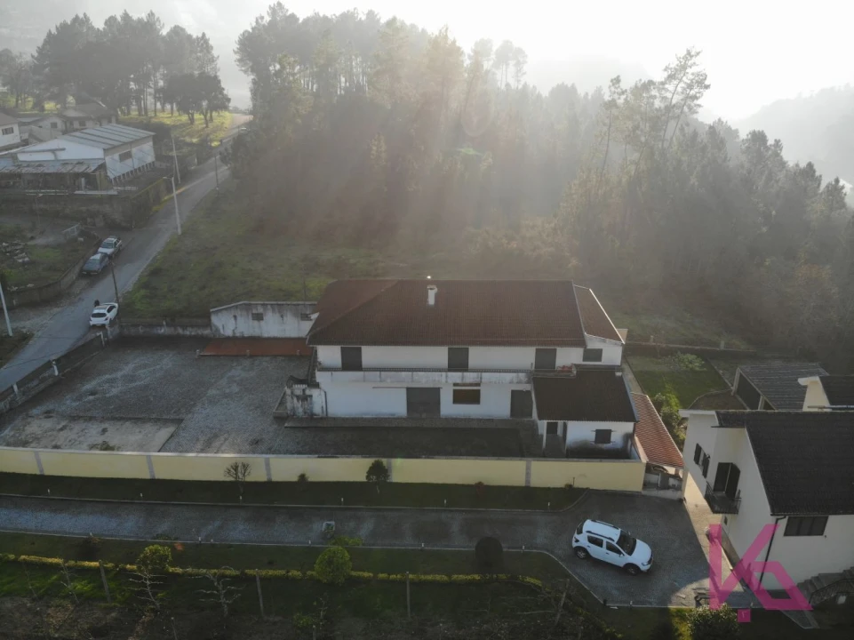 Moradia T4 para Venda em Jazente Foto 1