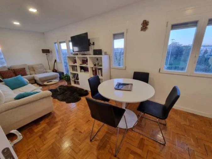 Apartamento T2 para Venda em Lumiar Foto 4
