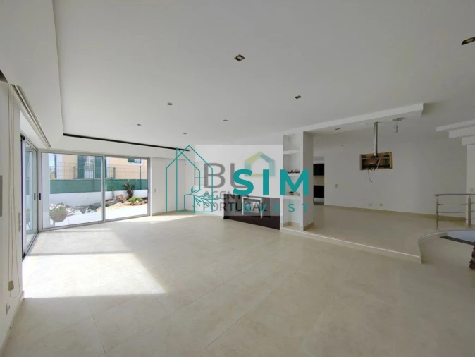 Moradia T4 para Venda em Tavira (Santa Maria e Santiago) Foto 8